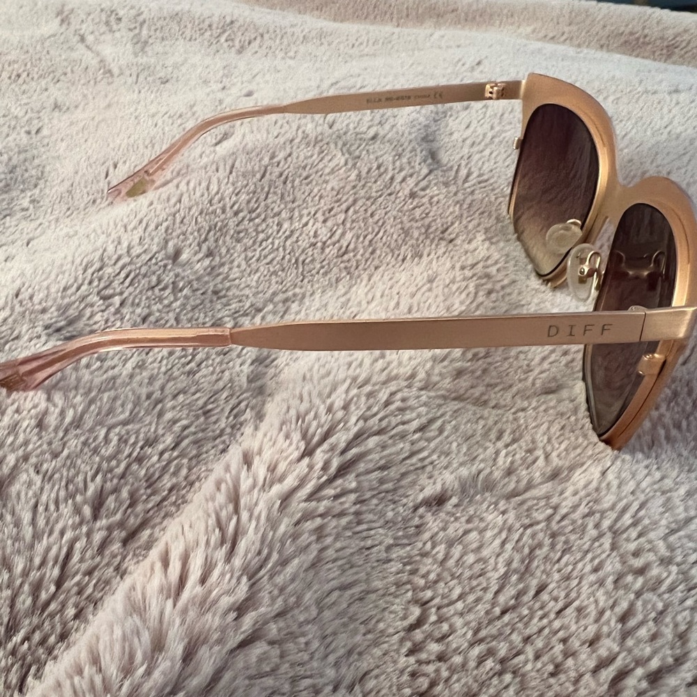 Diff Eyewear Ella Rose Gold Sunglasses (Brand New) Gem